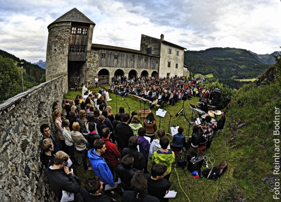 Innenhof Burg Heinfels